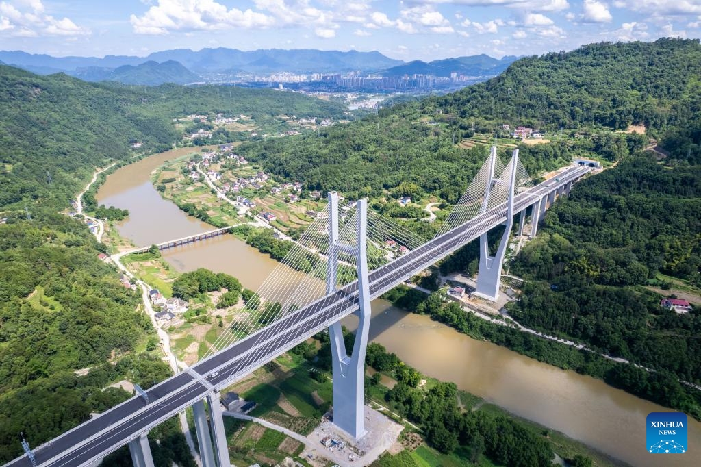 Luci expressway in final phase of integrated system testing in Hunan, C China