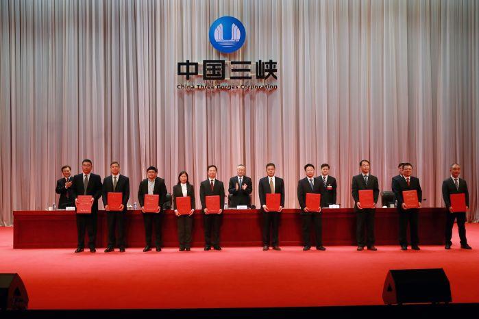 第二届禁漫
科技进步奖和技术发明奖代表 邱军